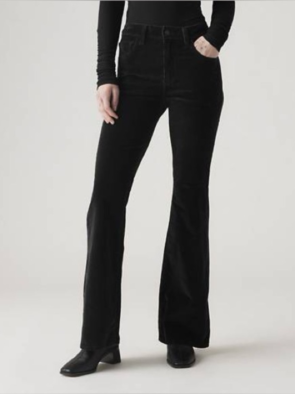 LEVI’S Women’s 726 High Rise Flare Corduroy Jeans in Black - 26